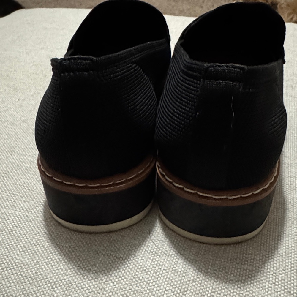 Like New-Me Too brand “Barrett” Mesh Loafers-Sz 8-Black-Elevated Cushioned Heel - Picture 7 of 16